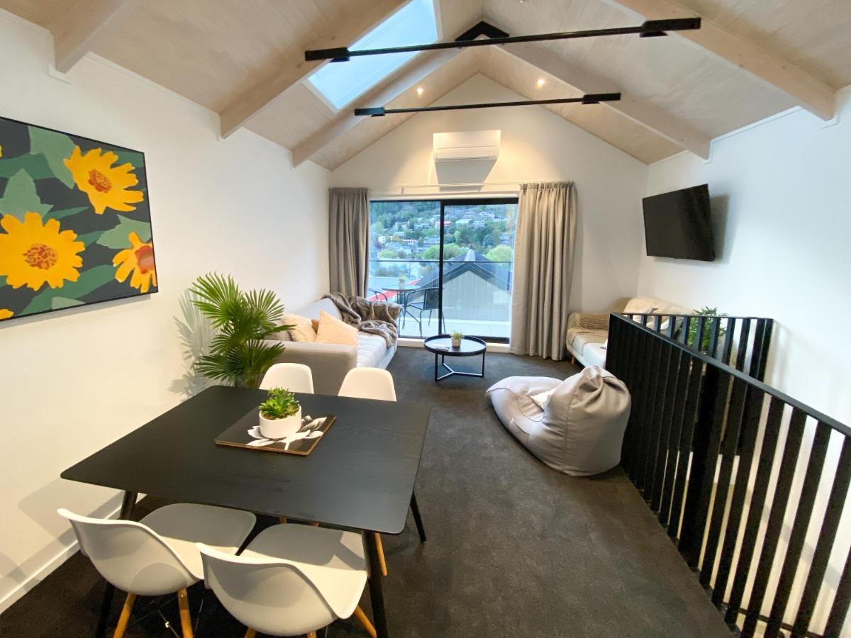 Modern 2-Bedroom Apartment 7-Mins Walk To Queenstown Exterior foto