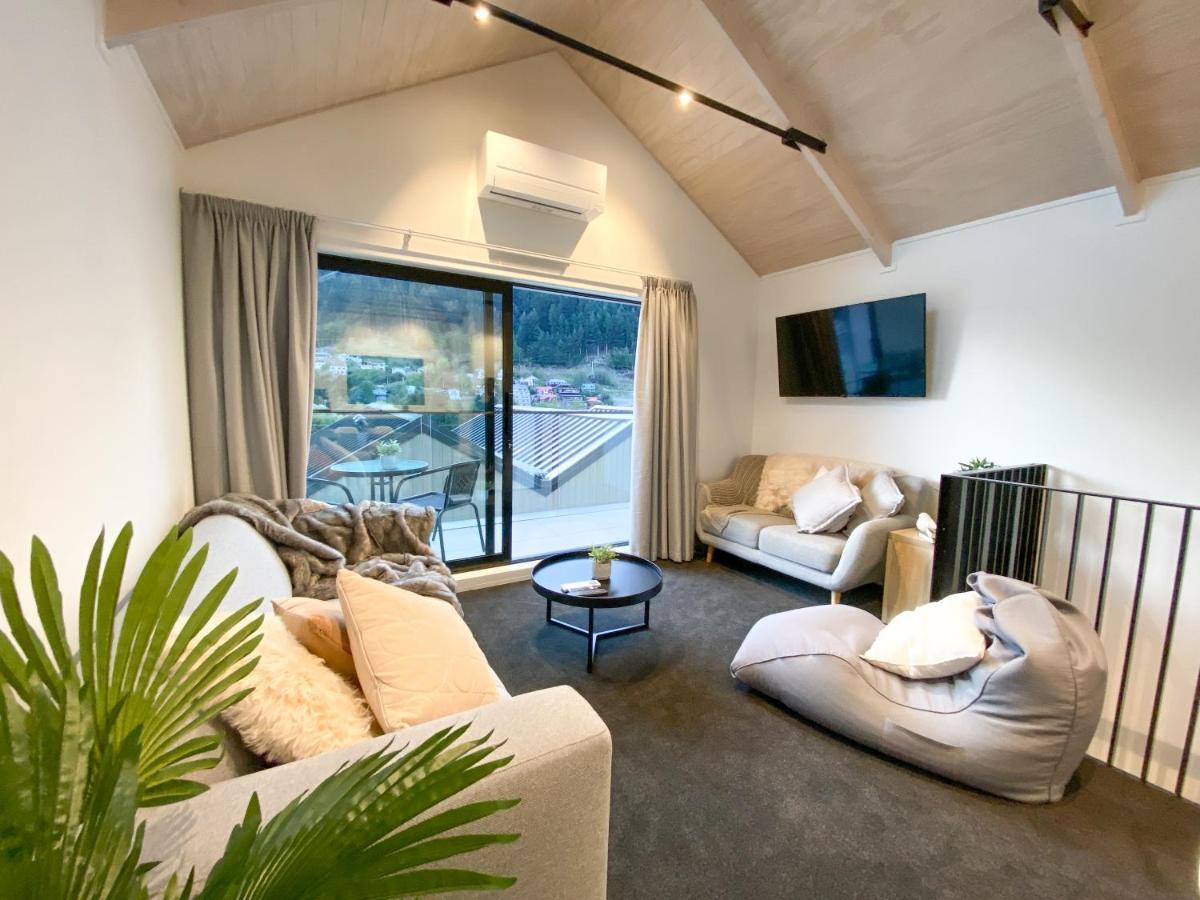 Modern 2-Bedroom Apartment 7-Mins Walk To Queenstown Exterior foto